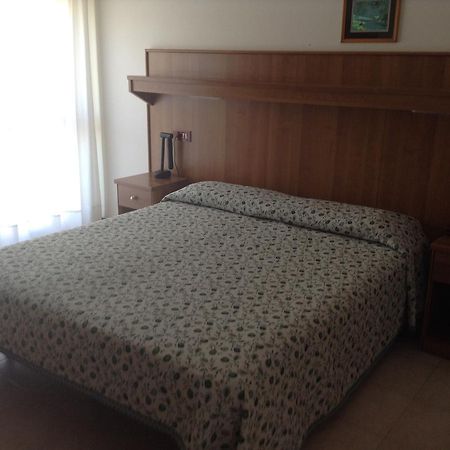 Hotel Helvetia Ераклеа Маре Екстериор снимка